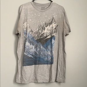 Graphic tee